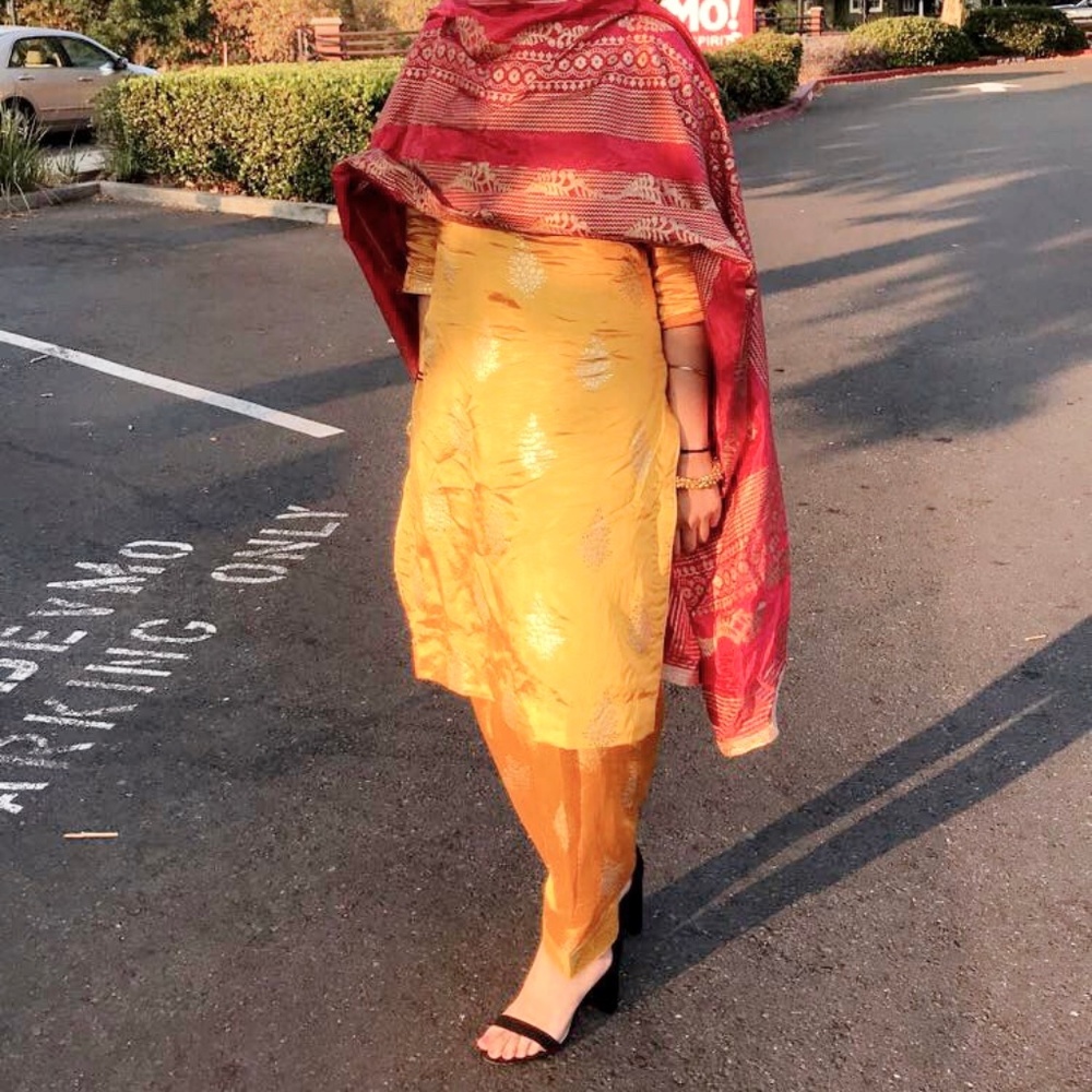 Salwar suit